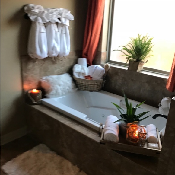 Meet your Posher, Lenora - Picture 10 of 12